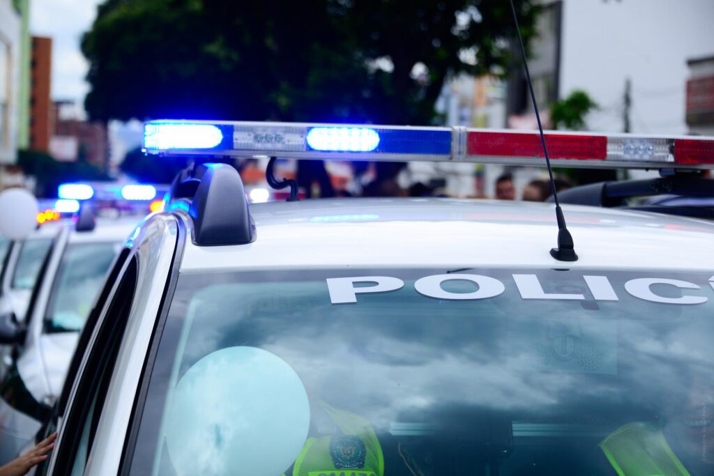 samochód policyjny policja likwidacja szkody